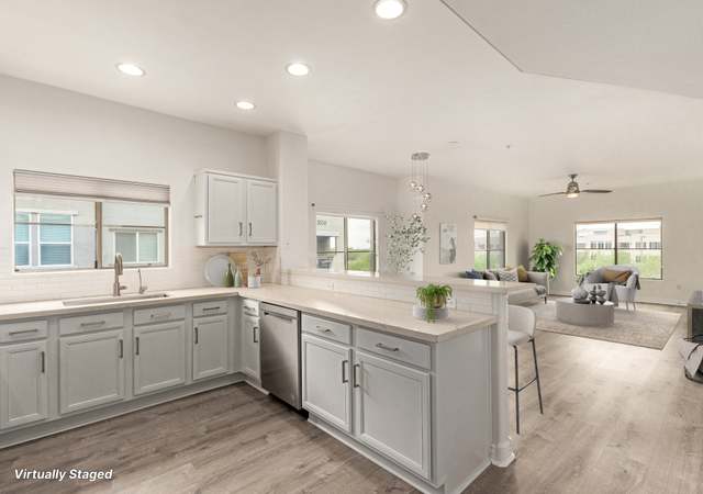 Property at 5450 E Deer Valley Dr #3023, Phoenix, AZ 85054, 2 beds, 2 baths