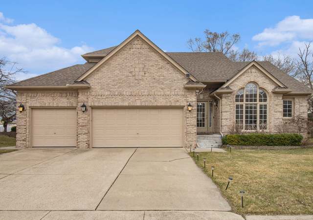 Property at 2001 Roundtree, Rochester Hills, MI 48307, 3 beds, 3 baths