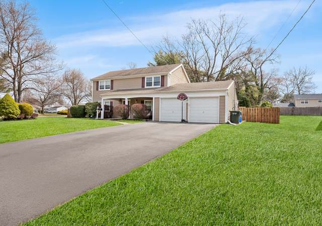 Photo of 1 Dahlia Rd, Franklin Twp., NJ 08873-2805