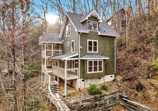 Property at 1110 Ski Mtn Rd, Gatlinburg, TN 37738, 3 beds, 3.5 baths