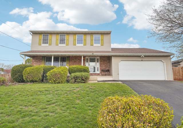 Property at 2 Heather Ct, Douglassville, PA 19518, 4 beds, 2.5 baths