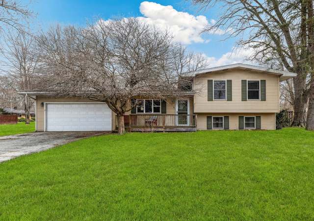 Property at 601 S 18th St, Chesterton, IN 46304, 4 beds, 2 baths