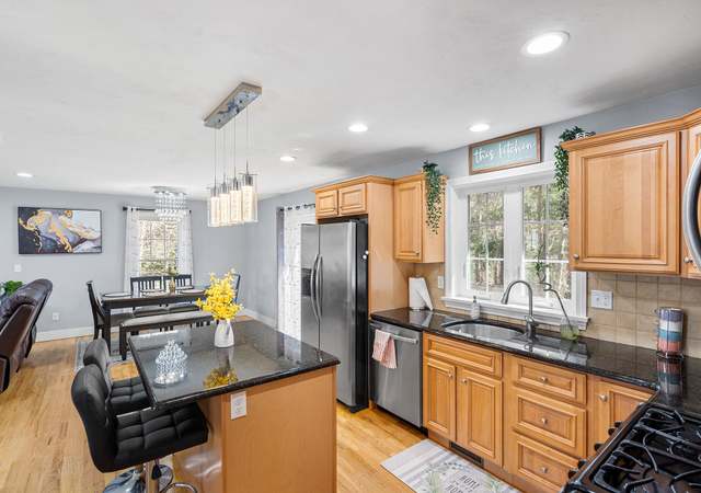 Photo of 29 Regatta Dr, Attleboro, MA 02703