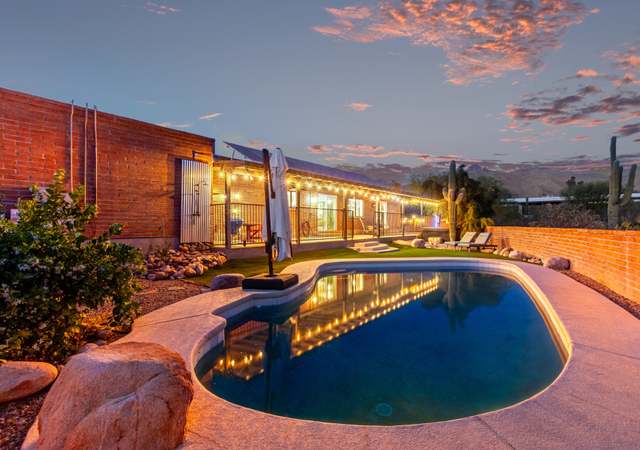 Property at 1040 E Camino De Los Padres, Tucson, AZ 85718, 5 beds, 2 baths