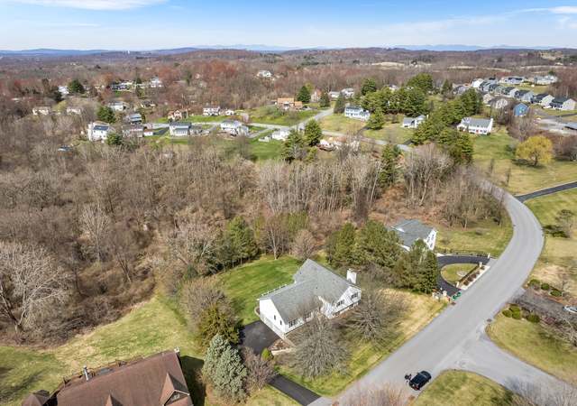 Property at 19 Hart Dr, Poughkeepsie, NY 12603, 4 beds, 2.5 baths