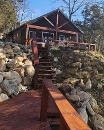 Property at 20752 247th St, Delhi, IA 52223, 4 beds, 2 baths