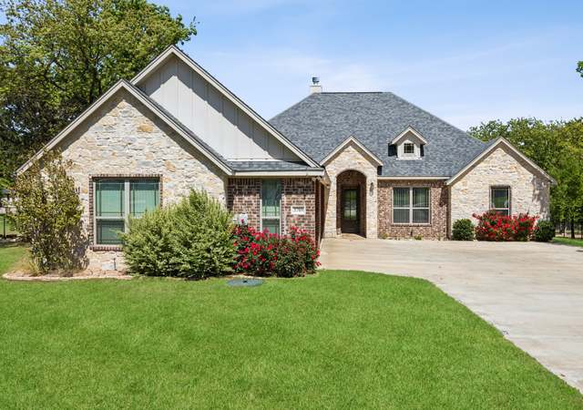 Property at 3709 Verde Hills Trl, Granbury, TX 76049, 4 beds, 2.5 baths