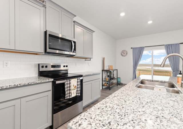 Property at 3074 Belleville Ridge Rd, Elizabeth, CO 80107, 5 beds, 3 baths