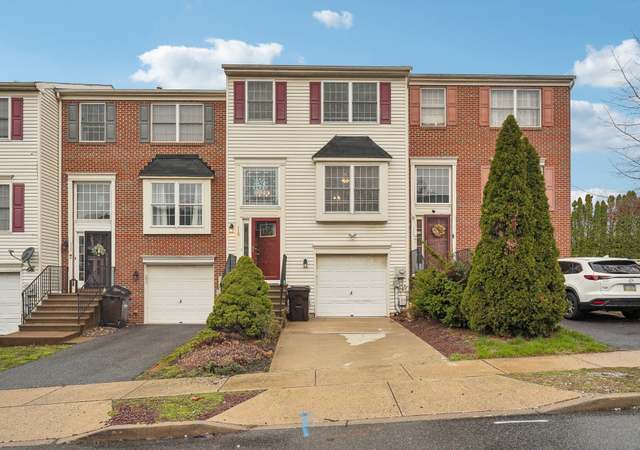 Property at 115 N Oak St, Freemansburg Borough, PA 18017, 2 beds, 1.5 baths