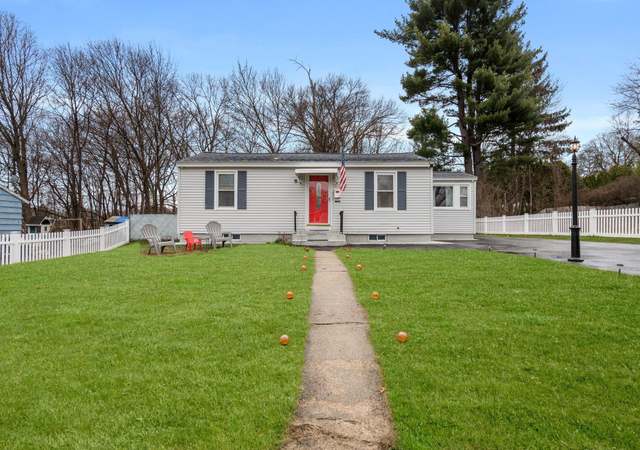 Property at 394 Hovey St, Lowell, MA 01852, 2 beds, 1 bath