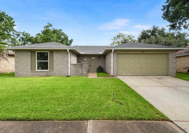 Property at 2803 N Brompton Dr, Pearland, TX 77584, 3 beds, 2 baths
