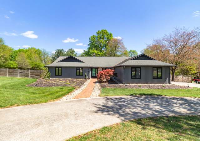 Property at 1701 Chelsea Place Dr, Kernersville, NC 27284, 4 beds, 2 baths