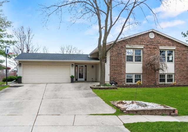 Property at 1526 Idaho Pl, Elk Grove Village, IL 60007, 5 beds, 3 baths