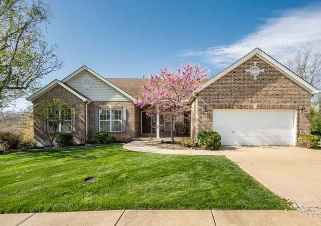 Property at 544 Oakwood Dr, Fenton, MO 63026, 4 beds, 3 baths