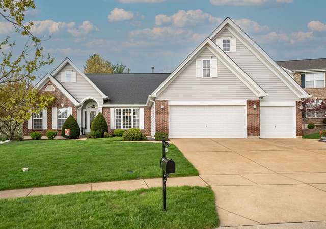 Property at 4424 Saddle Mount Dr, St Louis, MO 63129, 3 beds, 2 baths