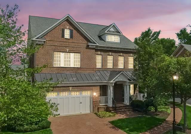 Property at 2152 Royal Lodge Dr, Falls Church, VA 22043, 4 beds, 4.5 baths