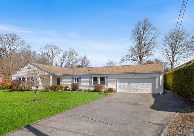 Photo of 411 Gulf Rd W, Dartmouth, MA 02748