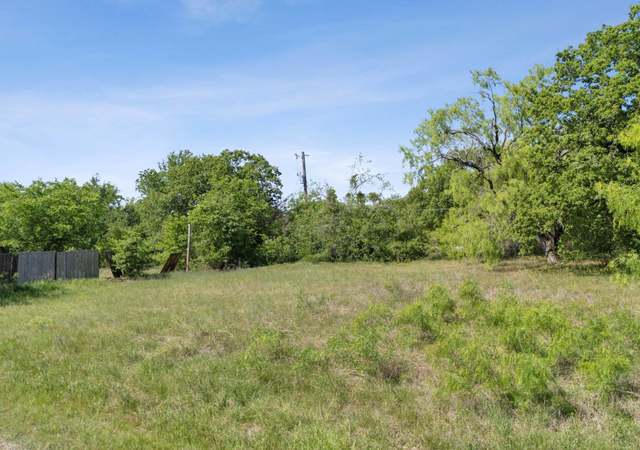 Property at 5710 Highland Ct, Granbury, TX 76048