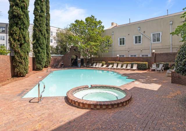 Photo of 1109 E Morehead St #22, Charlotte, NC 28204