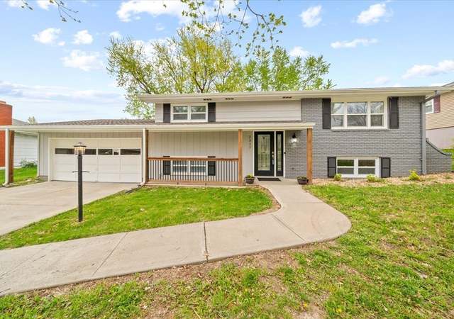 Property at 2317 Cougar Rd, St Joseph, MO 64506, 3 beds, 2 baths