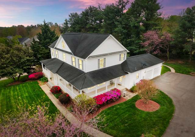 Property at 52 Menlough Dr, Warrenton, VA 20186, 5 beds, 3.5 baths