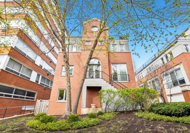 Property at 814 Hinman Ave #1, Evanston, IL 60202, 3 beds, 2.5 baths