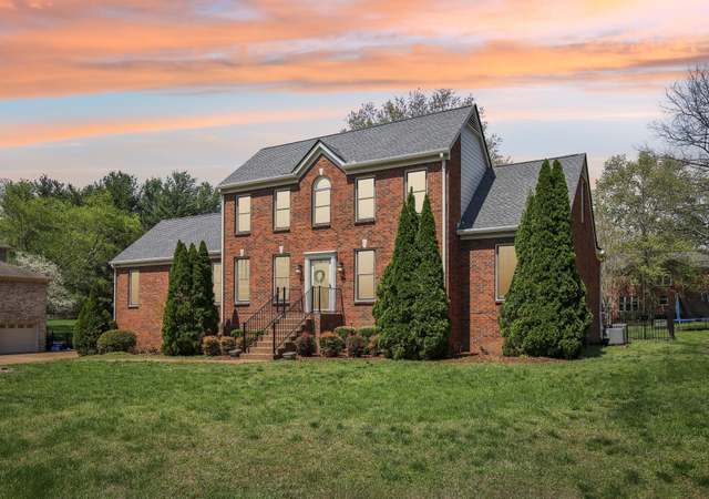 Property at 119 Saint Andrews Dr, Franklin, TN 37069, 4 beds, 2.5 baths