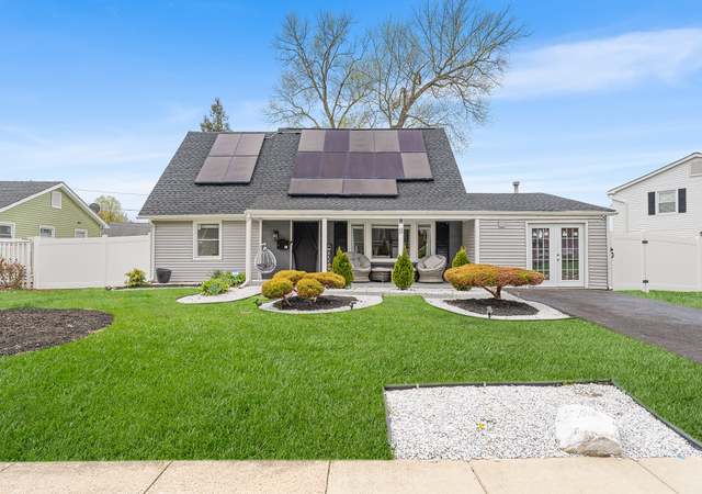 Property at 11 New Coach Pl, Willingboro, NJ 08046, 5 beds, 2 baths