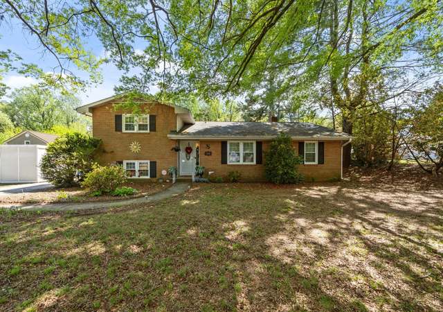 Property at 2348 Silas Creek Pkwy, Winston-salem, NC 27103, 3 beds, 2 baths