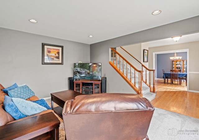 Photo of 314 Sherwood Dr, Cary, IL 60013