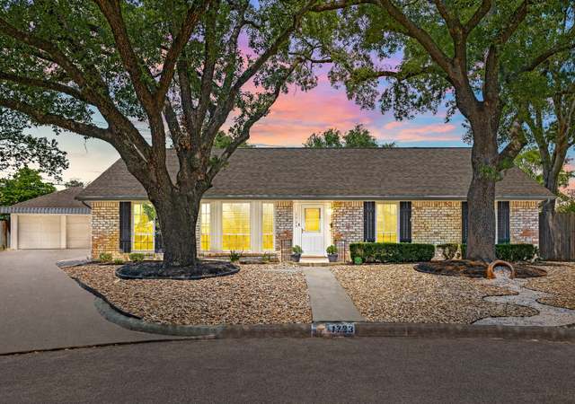 Property at 1723 Shadow Bend Dr, Houston, TX 77043, 4 beds, 2 baths