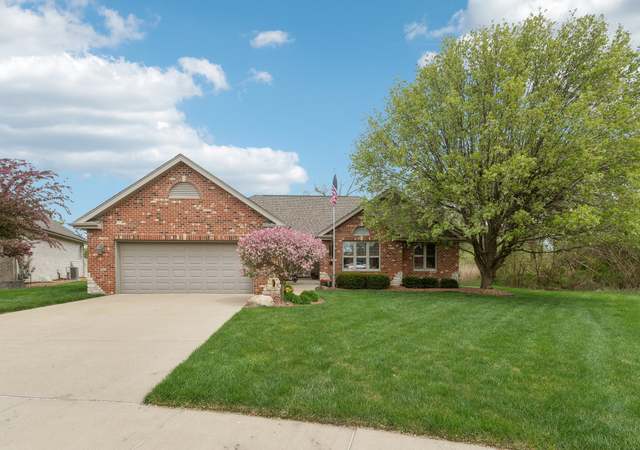 Property at 5216 Kathleen Ct, Oak Forest, IL 60452, 3 beds, 2 baths