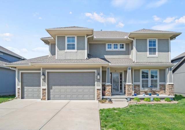 Property at 11332 Yecker Ave, Kansas City, KS 66109, 5 beds, 4.5 baths