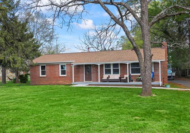 Property at 109 Walnut Dr, Fredericksburg, VA 22405, 4 beds, 2 baths