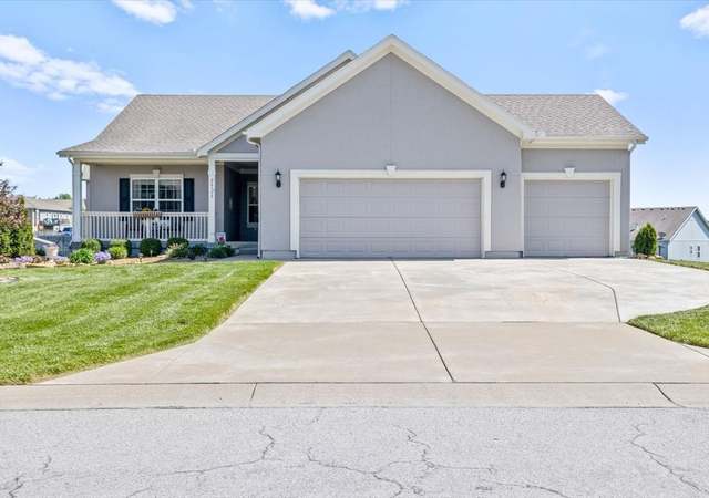 Property at 26115 W 141st Ct, Olathe, KS 66061, 3 beds, 2 baths