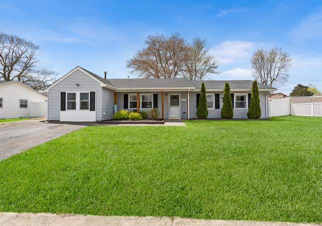 Property at 10 Oneida Ave, Waretown, NJ 08758, 4 beds, 1 bath