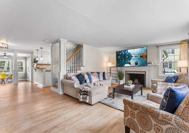 Photo of 638 Laurel St, Longmeadow, MA 01106