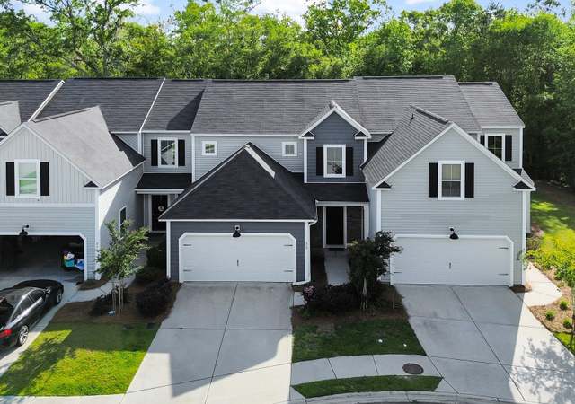 Property at 35 Crown Ct, Richmond Hill, GA 31324, 3 beds, 2.5 baths