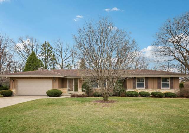 Property at 17535 Royalcrest Dr, Brookfield, WI 53045, 4 beds, 1.5 baths