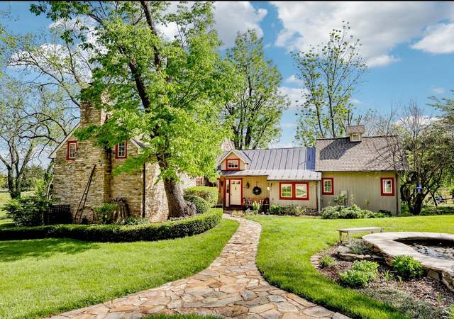 Property at 15850 Hunton Ln, Haymarket, VA 20169, 3 beds, 3.5 baths