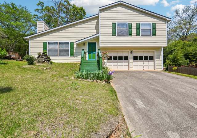 Property at 4039 Valley Brook Rd, Snellville, GA 30039, 3 beds, 2 baths