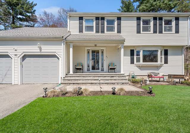 Photo of 95 Evergreen Rd, Tewksbury, MA 01876