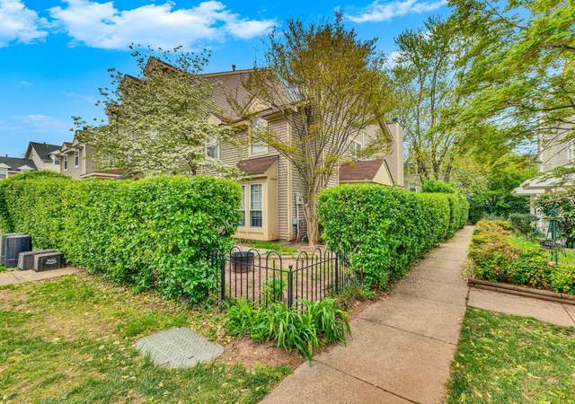 Property at 14427 Gringsby Ct, Centreville, VA 20120, 2 beds, 1 bath