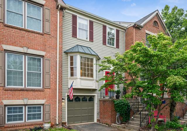 Property at 257 Davis Ave SW, Leesburg, VA 20175, 3 beds, 3 baths