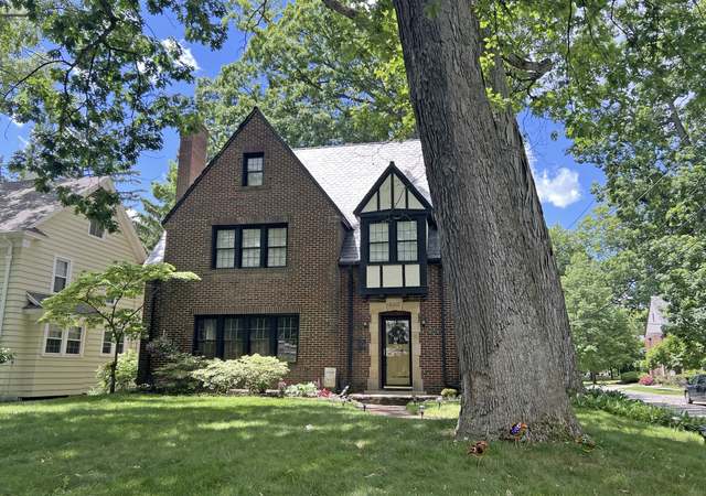 Property at 2365 Meadowwood Dr, Toledo, OH 43606, 4 beds, 2.5 baths