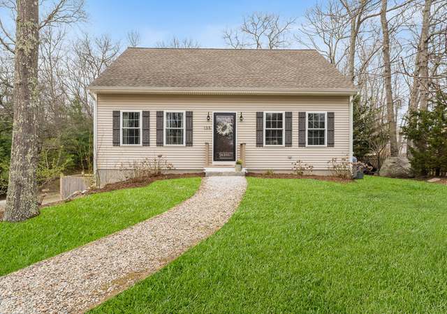 Property at 135 Crandall Rd, Tiverton, RI 02878, 3 beds, 2.5 baths