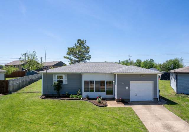 Property at 25 Shirley Ln, Edmond, OK 73003, 3 beds, 2 baths