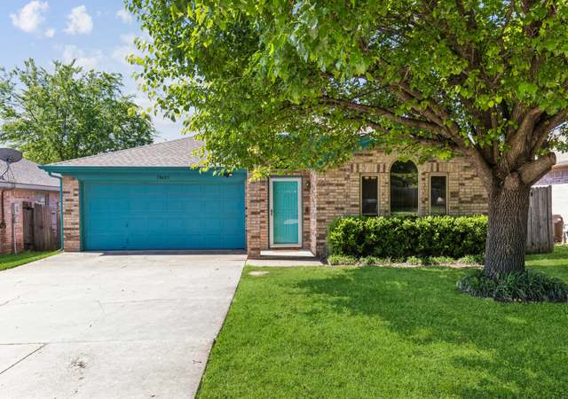 Property at 10405 Pleasant Mound Dr, Fort Worth, TX 76108, 3 beds, 2 baths