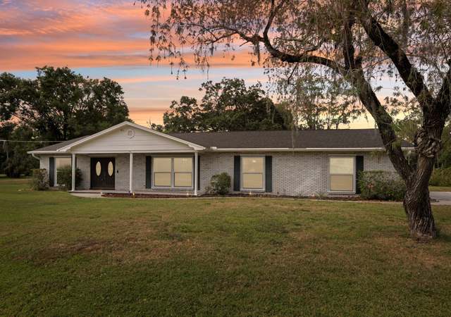 Property at 1226 Debuel Rd, Lutz, FL 33549, 3 beds, 2 baths