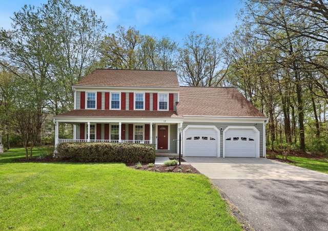 Property at 17 Westmoreland Dr, Sterling, VA 20165, 4 beds, 3.5 baths
